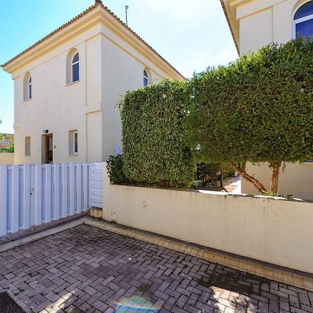 Villa Chloe Paralimni Oda fotoğraf