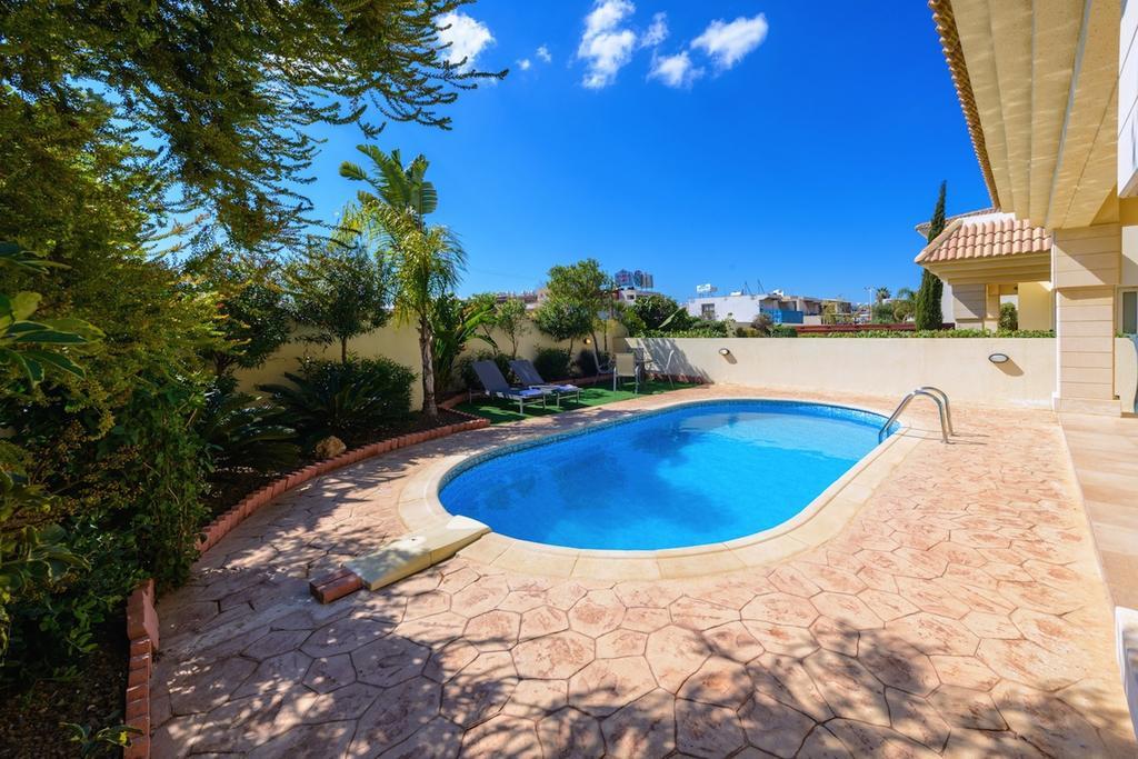 Villa Chloe Paralimni Oda fotoğraf